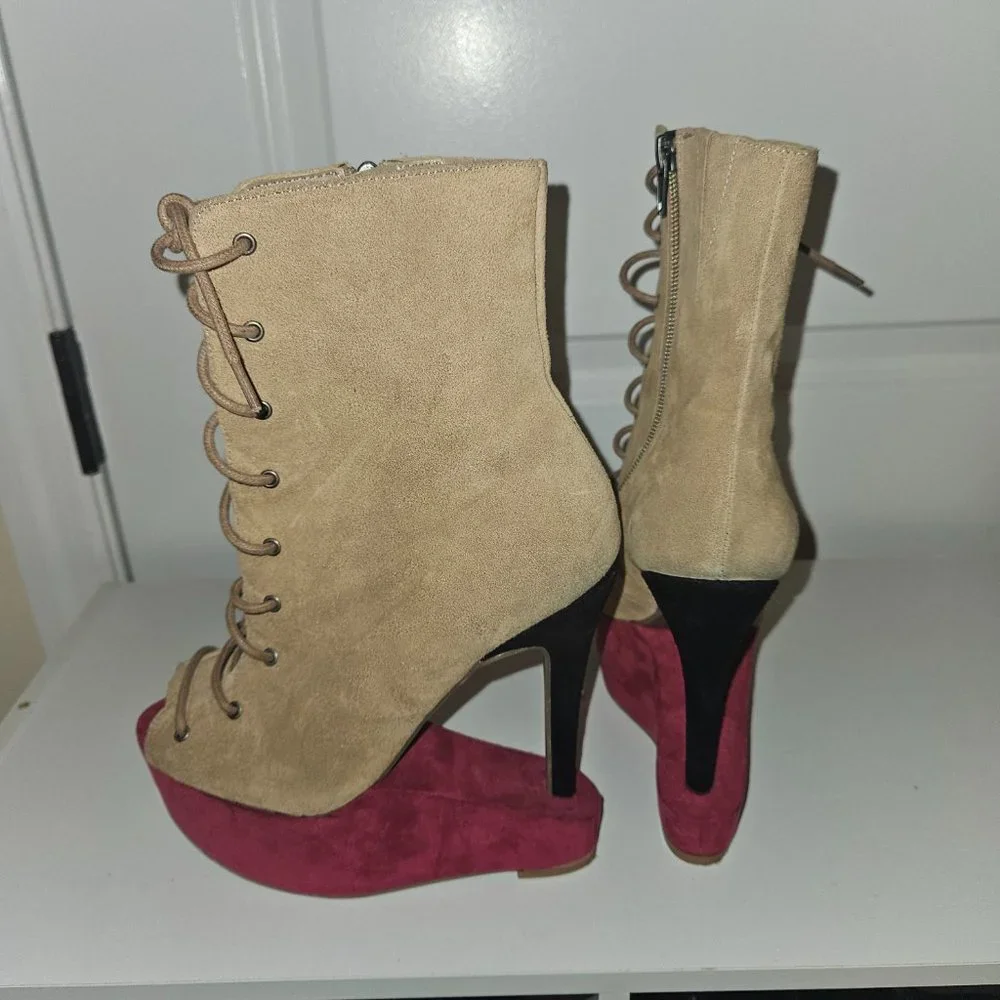 Dolce Vita 8 Bootie - Picture 2 of 12